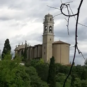 https://due-magnolie.it-lombardy.com