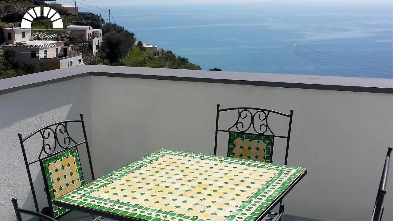 **  Aparthotel Al Poggio Antico Amalfi Italia